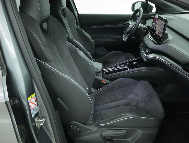Škoda Enyaq (2022) Sportline iV 60 (62 kWh) - fotka 9 z 18