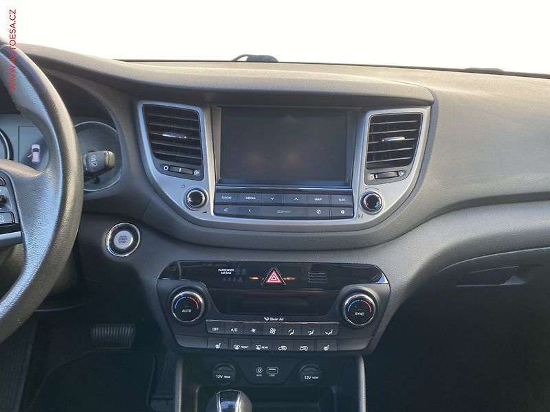 Hyundai Tucson (2016) 1.7 CRDi, AT, navi, kamera - fotka 12 z 18