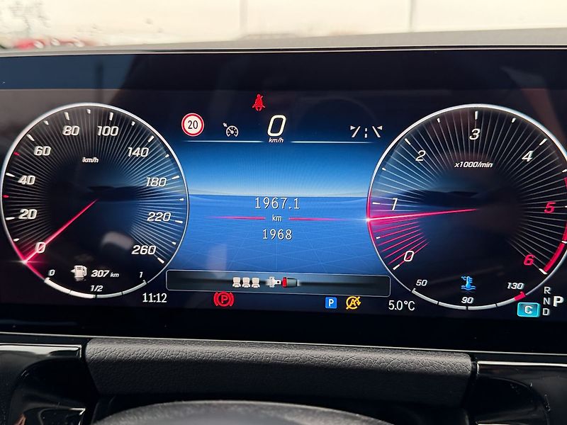 Mercedes-Benz GLA 200 d AMG Style Edition - fotka 17 z 35