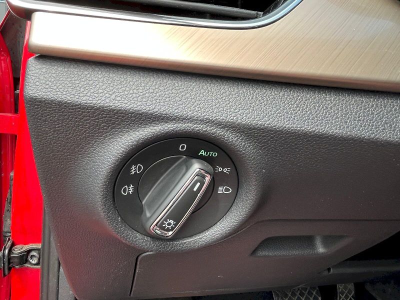 Škoda Kamiq (2022) 1.5 TSI 110 kW Style DSG - fotka 15 z 28