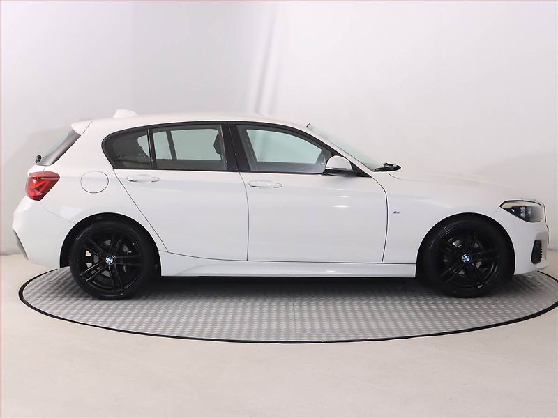 BMW Řada 1 (2018) M Sport 118i, Automat - fotka 6 z 21