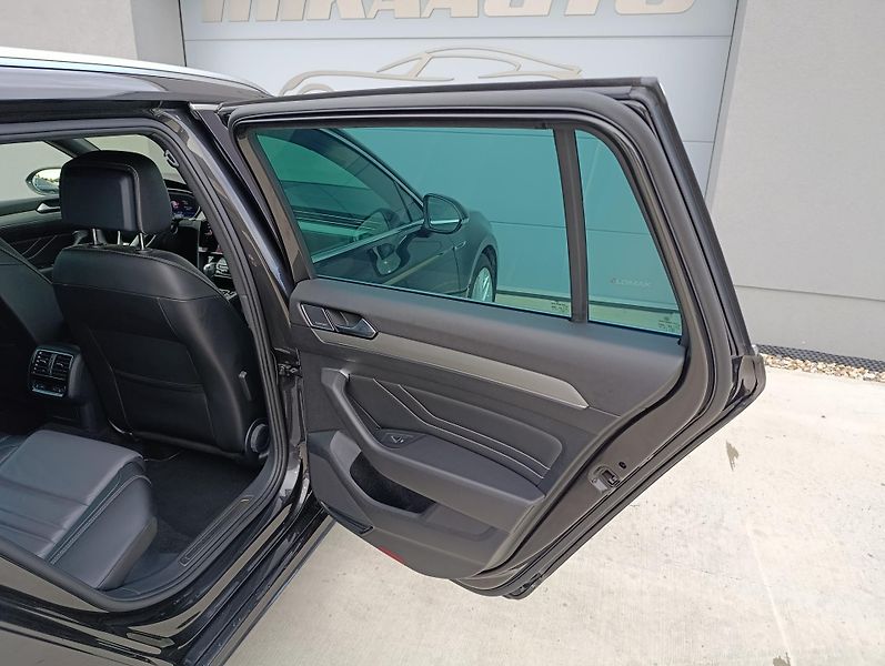 Volkswagen Passat 2.0TSI 206kW RLINE ČR 1.MAJ - fotka 35 z 39