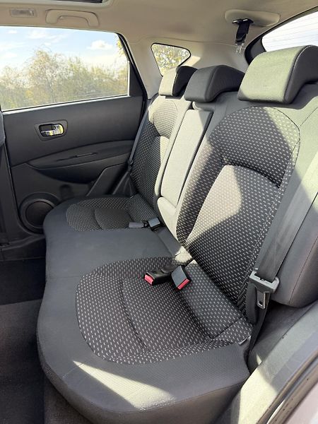 Nissan Qashqai (2008) - fotka 16 z 28