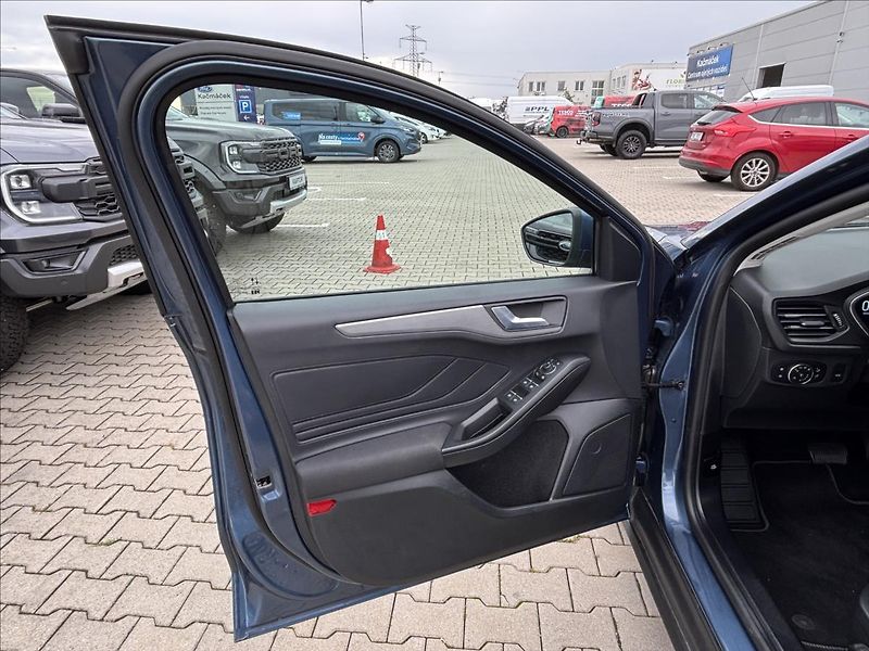 Ford Focus 1,5 EcoBlue 85kW TitaniumX AUT - fotka 18 z 36