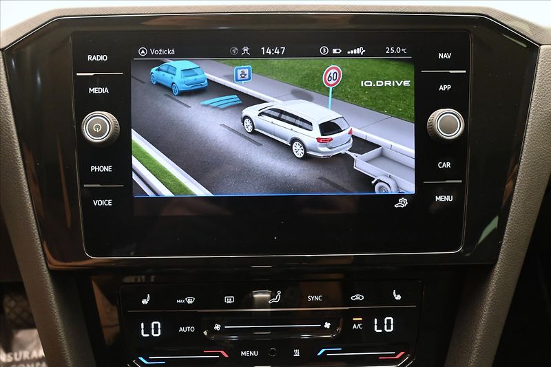 Volkswagen Passat 2,0 TDI 110 kW DSG Business Zá - fotka 18 z 31