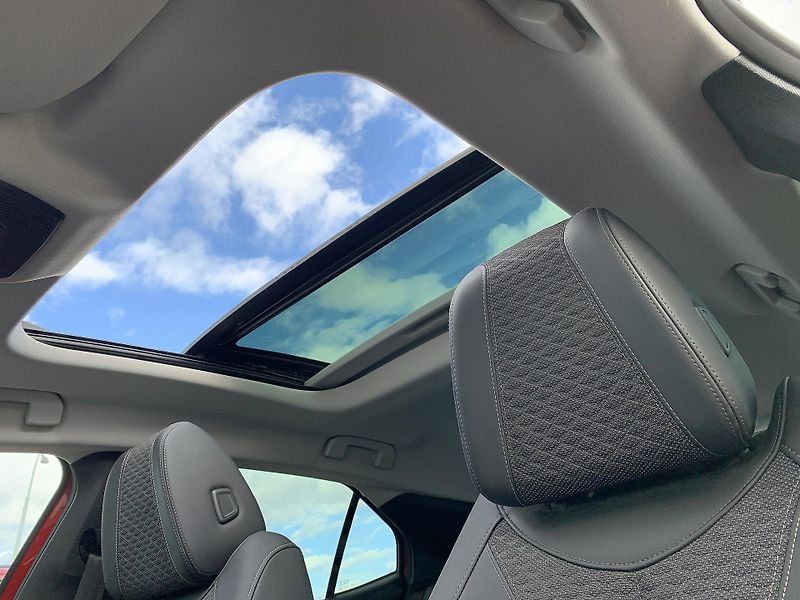DS Automobiles DS4 TROCADERO 1.5 BlueHDi 96kW AT8 - fotka 18 z 29