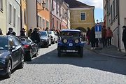 Automobiloví a motocykloví veteráni se vydali v neděli na tradiční jízdu Ze zámku na hrad. Start byl na Horním náměstí v Přerově, kde si lidé užili bohatý program.
