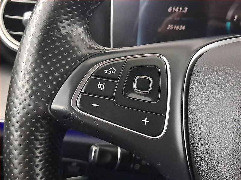 Mercedes-Benz Třídy E (2016) E 220 d, Automat, Navi - fotka 17 z 23