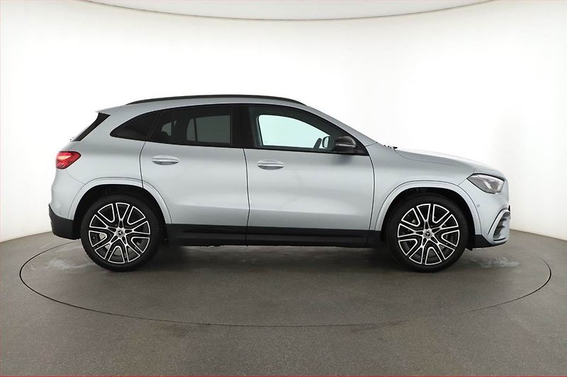 Mercedes-Benz GLA (2025) 200 d - fotka 6 z 28