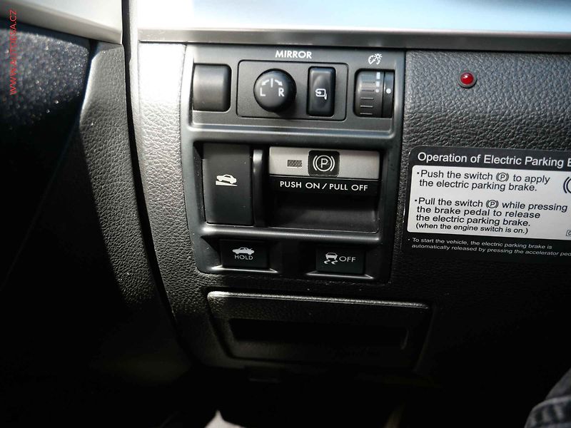 Subaru Legacy (2011) 2.5i 4x4, 1.maj,ČR, AT - fotka 13 z 17