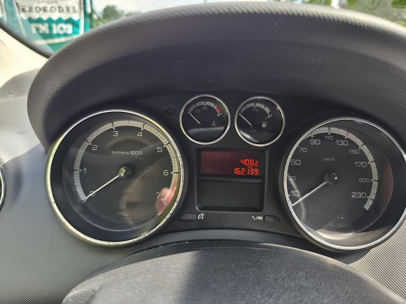 Peugeot 308 1.6 16v Platinum - fotka 18 z 21