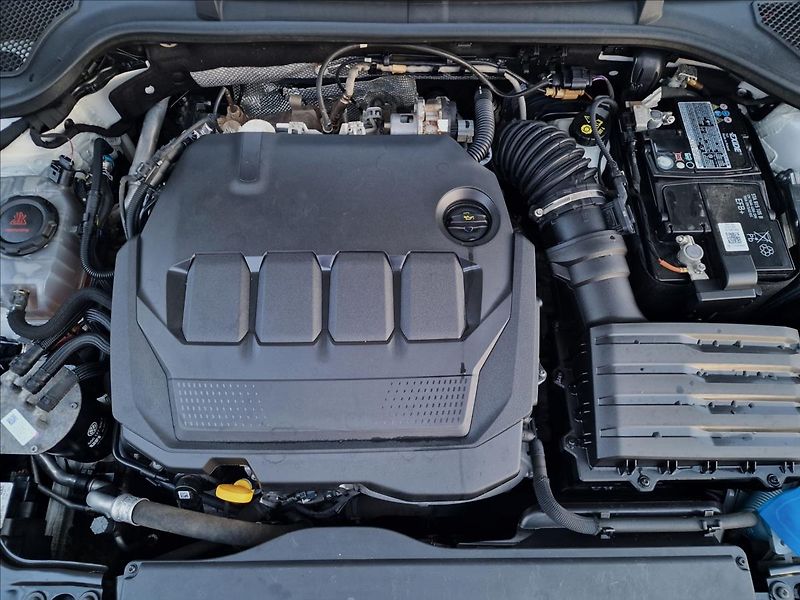 Škoda Octavia 2.0 TDI DSG Style Sport,1.Maj - fotka 43 z 49