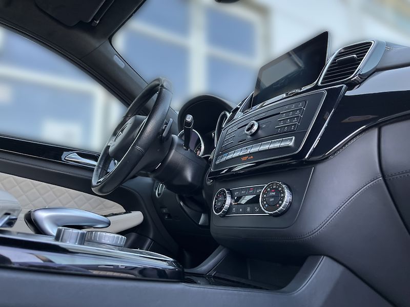 Mercedes-Benz GLE Trída Mercedes-AMG 43 4MATIC k - fotka 21 z 24