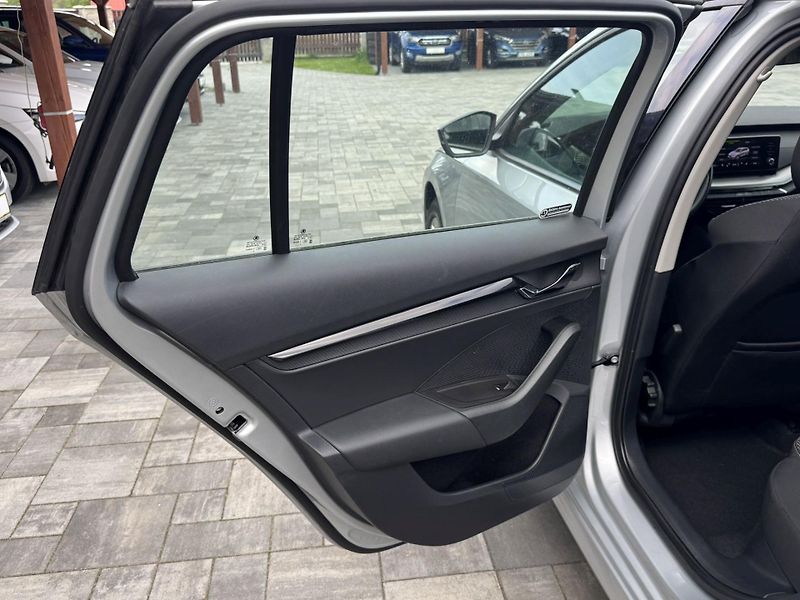 Škoda Octavia 2.0TDI 110kw 4x4 DSG + tažné z - fotka 33 z 46