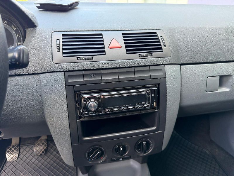 Škoda Fabia 1,2 HTP - fotka 20 z 22