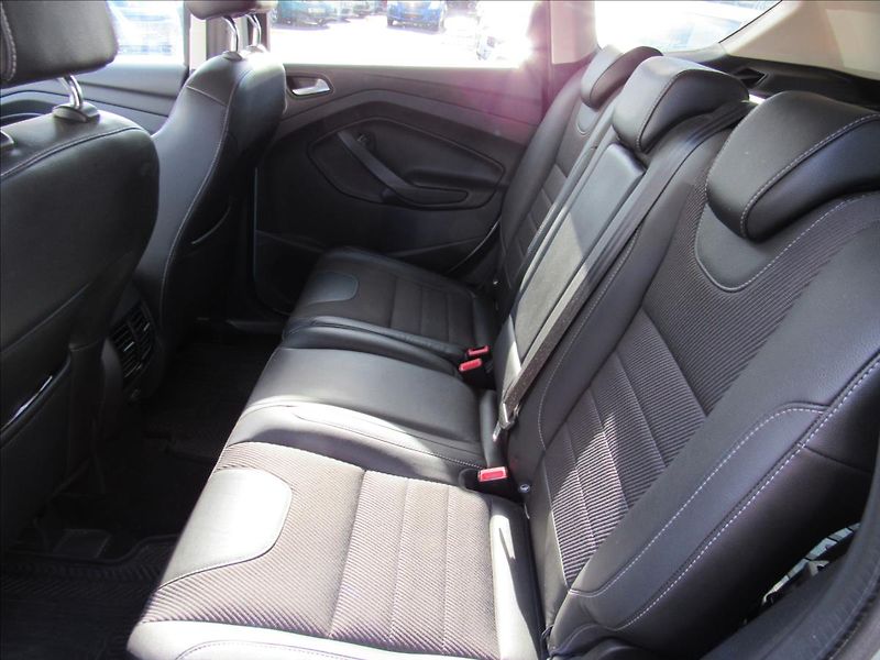 Ford Kuga 1,5 110kW 4x2 - fotka 10 z 36
