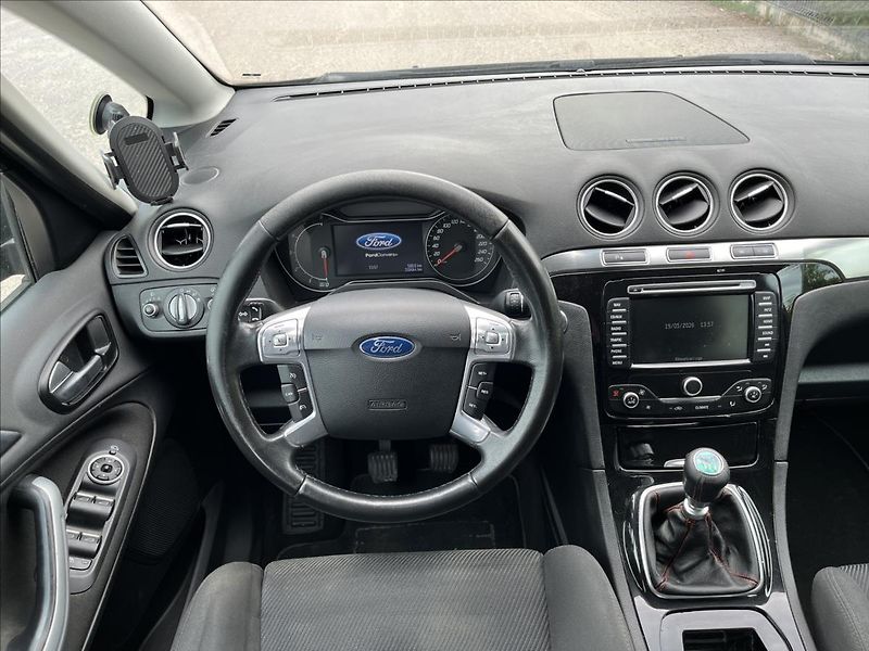 Ford S-MAX 2,0 TDCi 7.MÍST KLIMA 2x KOLA - fotka 14 z 41