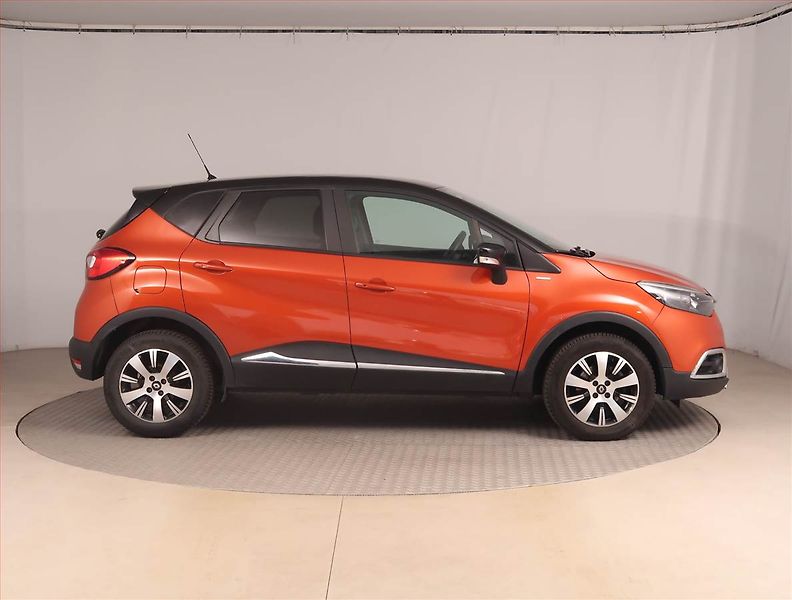 Renault Captur (2016) Limited 1.2 TCe, Serv.kniha - fotka 6 z 17