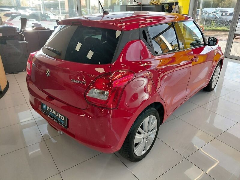 Suzuki Swift 1.2i 66KW 2018 - fotka 3 z 10