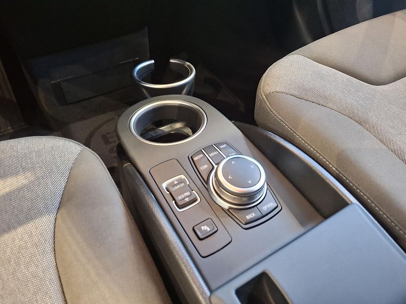 BMW i3 120Ah - fotka 14 z 17
