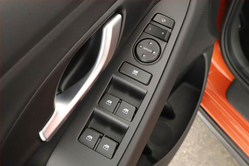 Hyundai i30 (2025) 1.0 T-GDI, N-LINE, DPH - fotka 15 z 18