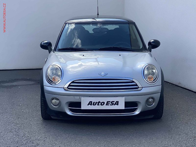 Mini Cooper (2008) 1.6D, AT, AC, temp - fotka 2 z 15