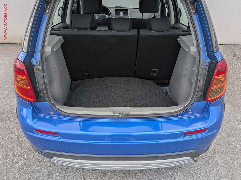 Suzuki SX4 (2007) 1.6 i 4x4, AC - fotka 7 z 14