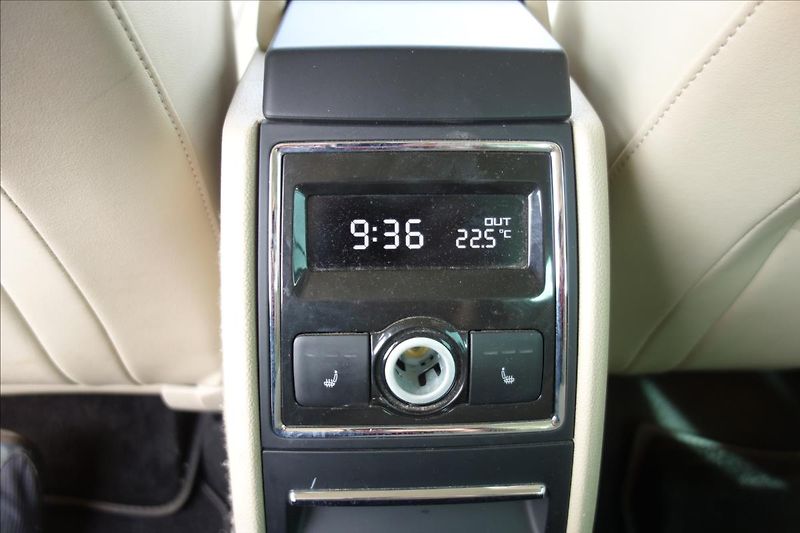 Škoda Superb 2,0 TDi 125KW, ČR, L&K, 4x4. - fotka 21 z 38