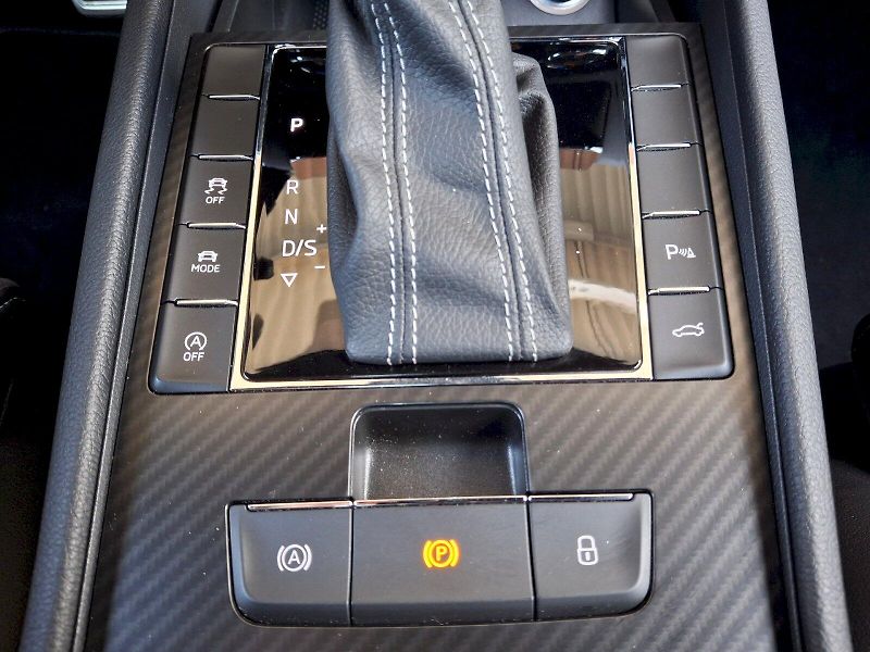 Škoda Superb (2022) Sportline DSG 4x4  2,0TDi 147k - fotka 21 z 35