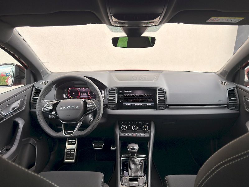 Škoda Karoq (2025) SPORTLINE TSI 1.5/110KW 7AP - fotka 19 z 42
