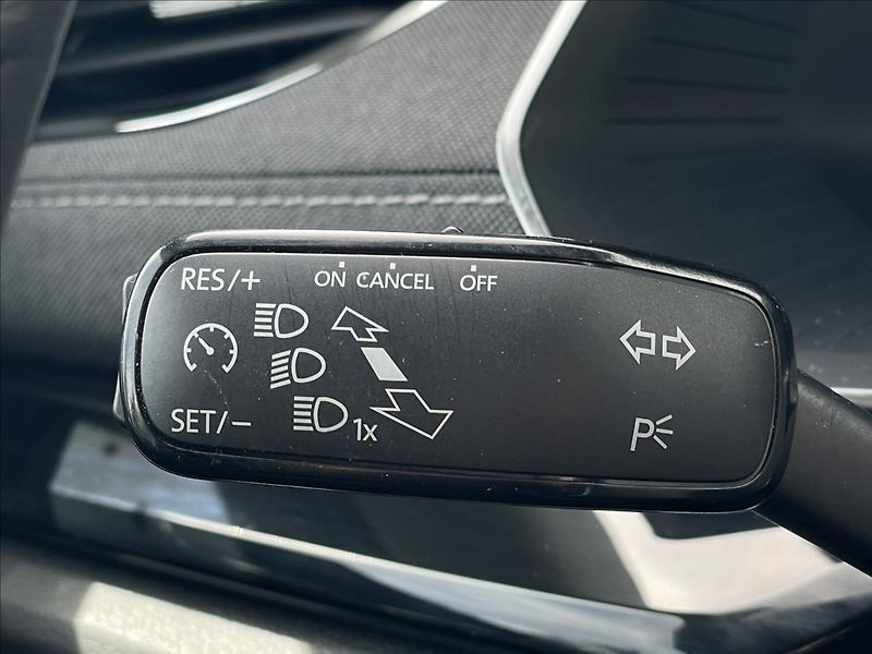 Škoda Octavia 2,0 TDI DSG Combi Style LED - fotka 11 z 24