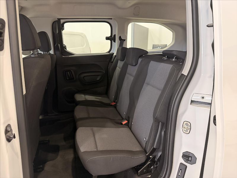 Toyota ProAce City Verso 1,5 Business 7S  1.5 Diesel (1 - fotka 9 z 15