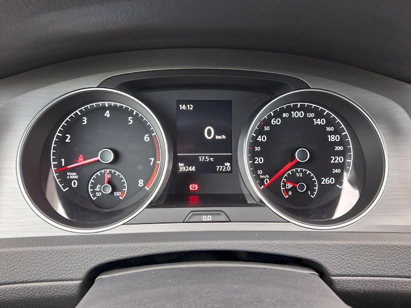 Volkswagen Golf (2017) Comfort 1,4TSi 92kW - fotka 16 z 32
