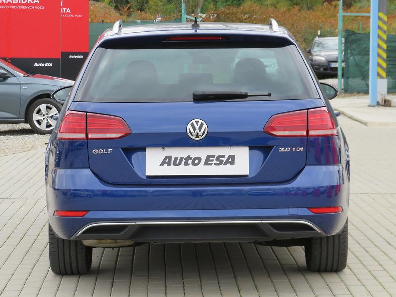 Volkswagen Golf (2018) 2.0TDi, Navi, park.čidla - fotka 5 z 31