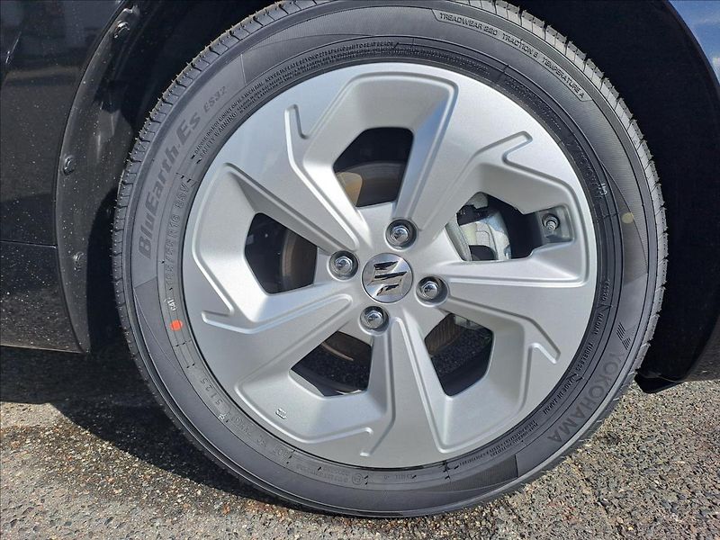 Suzuki Swift (2026) 1,2 PREMIUM HYBRID - fotka 22 z 22