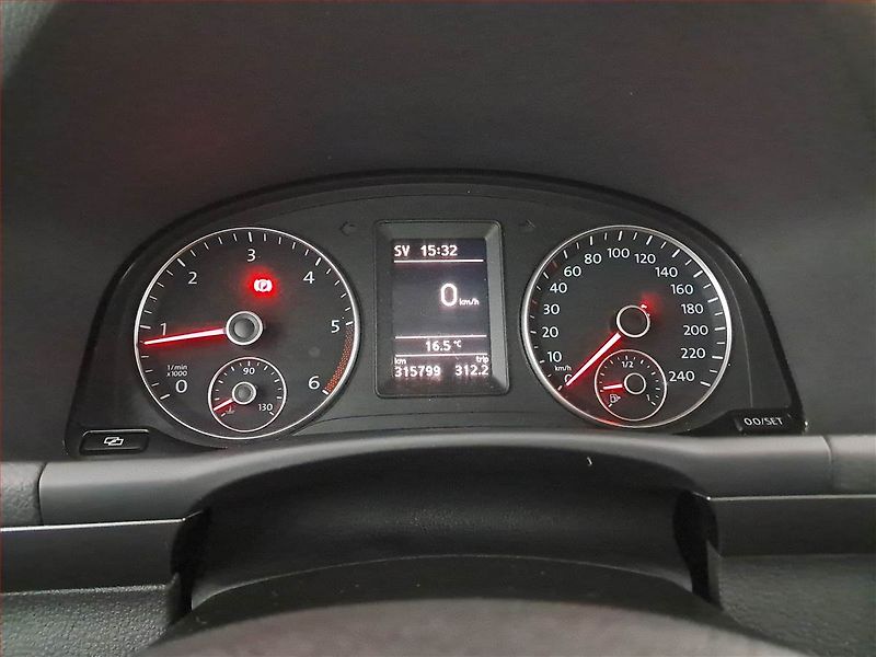 Volkswagen Touran (2012) 1.6 TDI, 7 míst, Navi - fotka 11 z 16