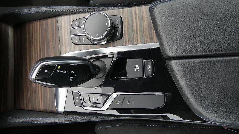 BMW Řada 5 540d xDrive M Sport - fotka 17 z 26
