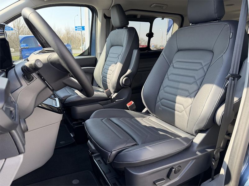 Ford Tourneo Custom (2025) Titanium X L1, Tourneo, 2.0 Ec - fotka 15 z 18