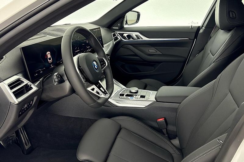 BMW i4 xDrive40 - fotka 6 z 19