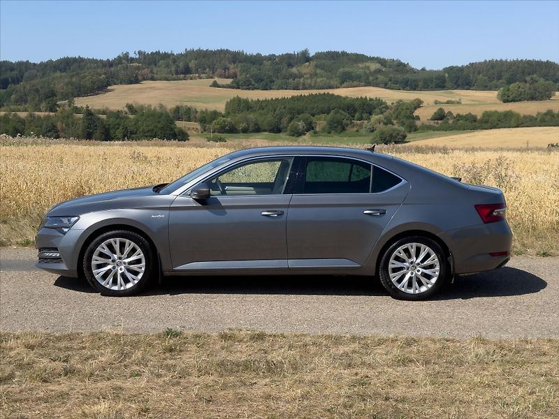 Škoda Superb 2,0 TDI 147kW DSG 4x4 L&K DPH - fotka 4 z 40