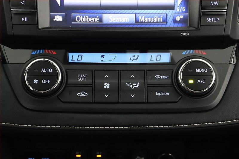 Toyota RAV4 (2017) 2.5 Hybrid - fotka 16 z 21