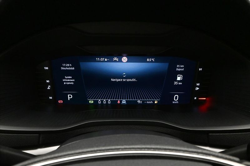 Škoda Karoq 1,5 TSI 110 kW DSG Ambition Zá - fotka 16 z 31