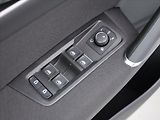 Volkswagen Touran 2,0 TDI DSG R-Line 1.Maj DPH - náhled 16