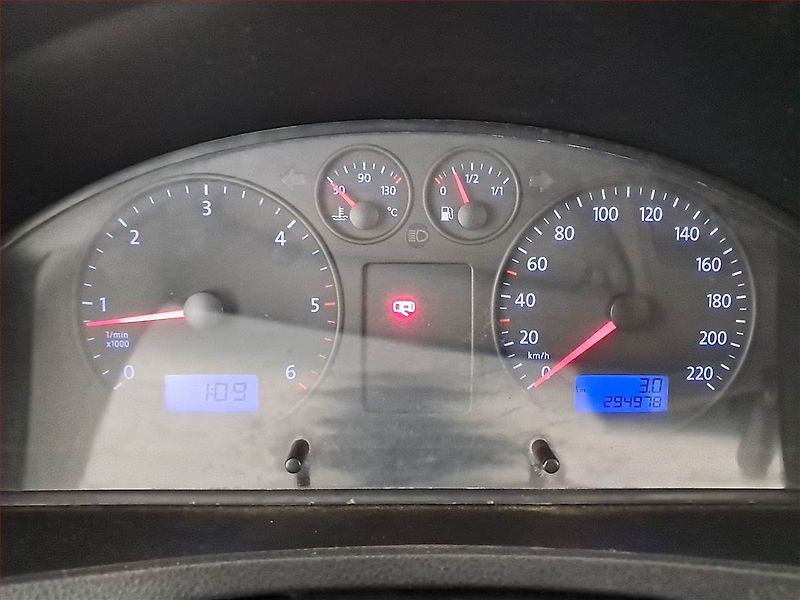 Volkswagen Transporter (2003) 2.5 TDI, Bus, 9Míst - fotka 11 z 16