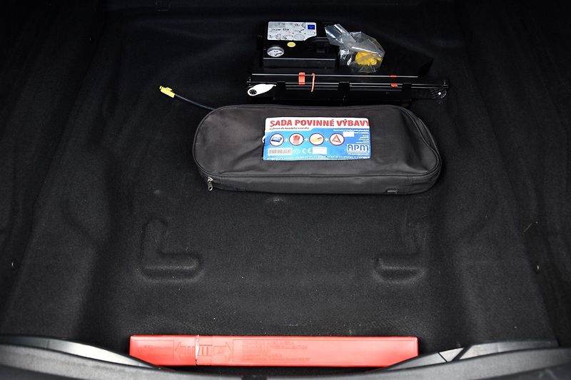 Mercedes-Benz CLA 200 CDi A/T,XENON,NAVI,KAMERA - fotka 47 z 50