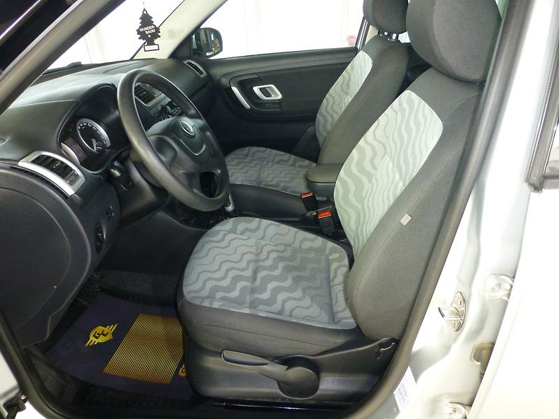 Škoda Fabia (2009) 1,6i-77KW**DSG**KLIMA**PARK.S* - fotka 10 z 24