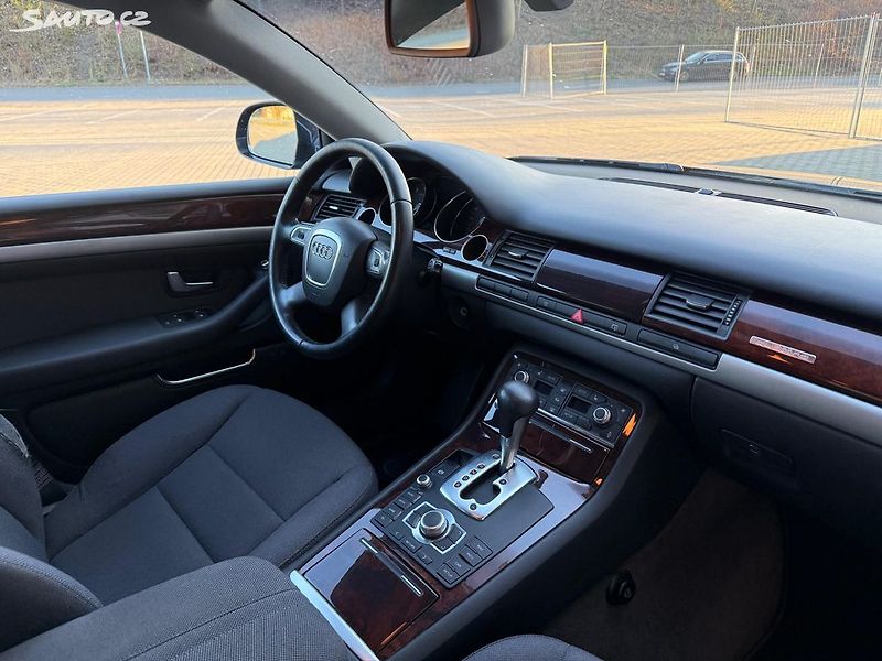 Audi A8 (2008) 3.2 V6, 191kw 4x4 Původ ČR - fotka 9 z 24