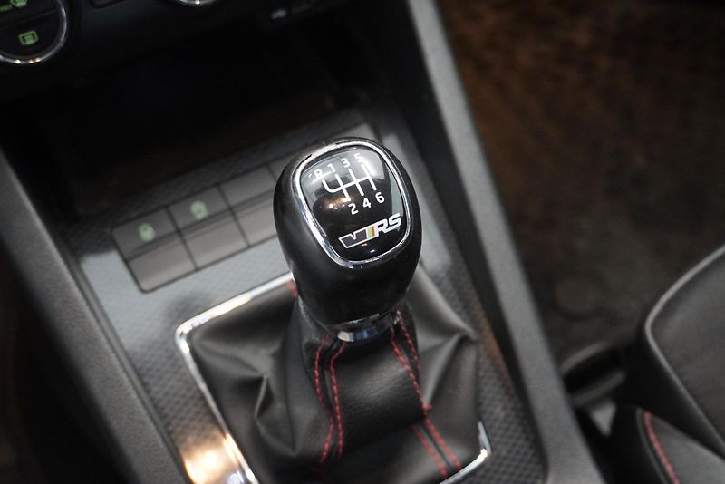 Škoda Octavia RS 2.0 TDi 135 kW MANUÁL - fotka 11 z 26