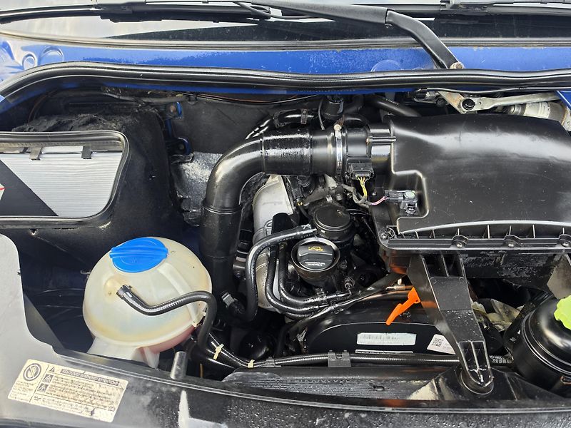 Volkswagen Crafter 2.5 TDI 100kw 6ti 8 Paleta - fotka 35 z 37