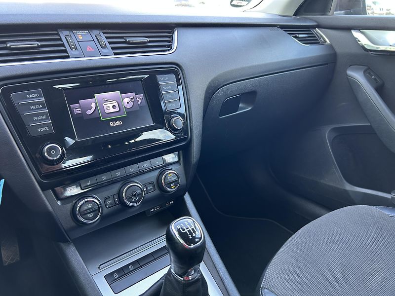 Škoda Octavia (2013) 1.4 TSi 103 KW servisní kniha - fotka 20 z 29